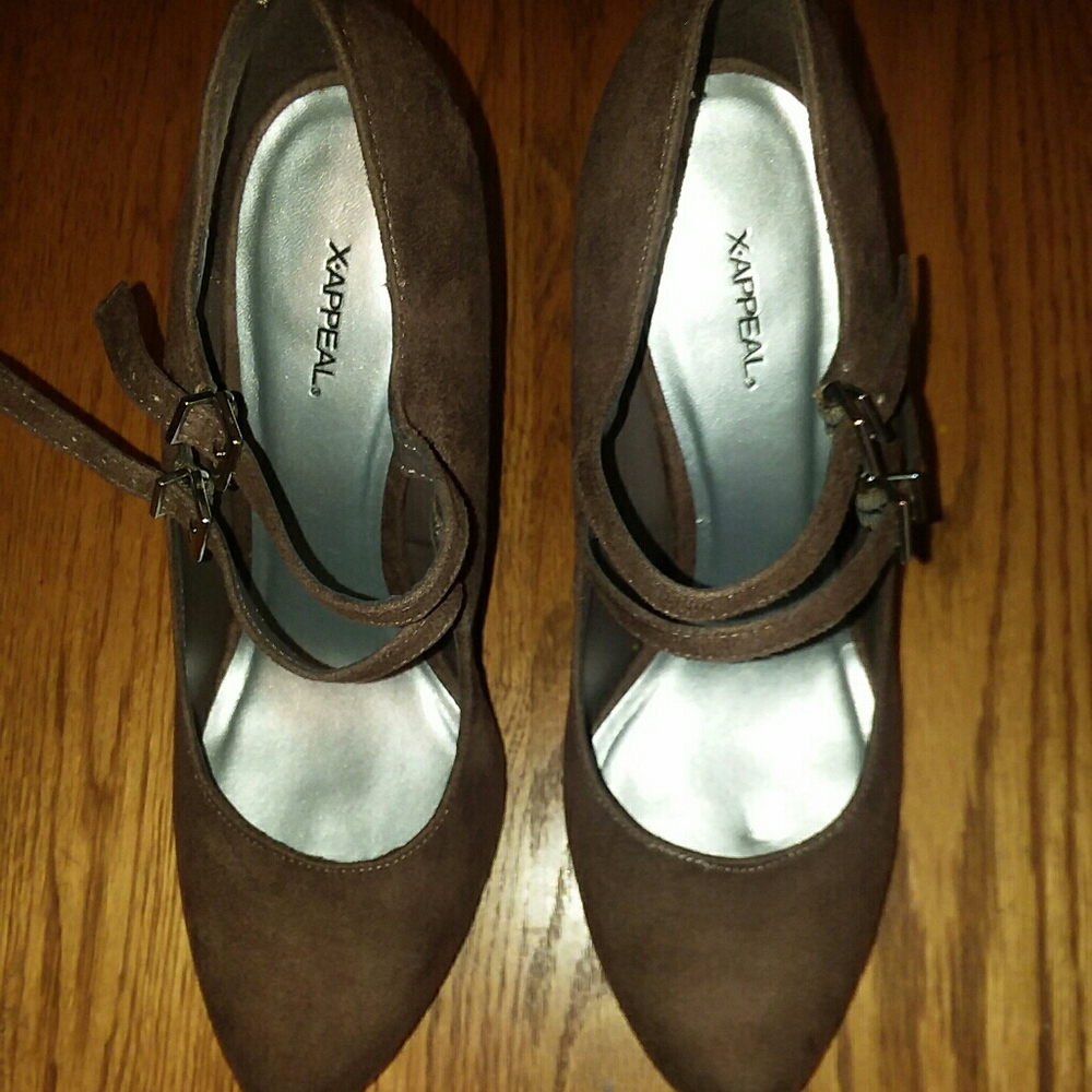 X-Appeal Brown Suede Heels